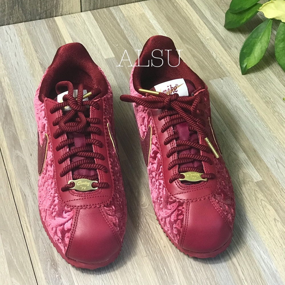 NWT Nike Classic Cortez SE Red Crush W AUTHENTIC - Picture 7 of 7